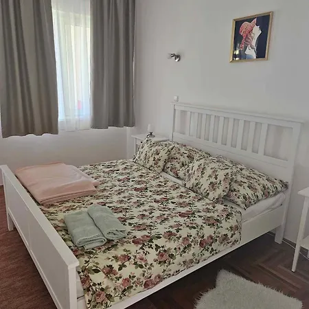In 48126 Apartman